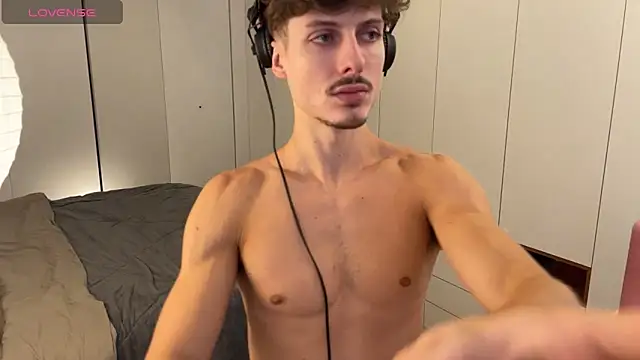 vitoraugustoxxx online show from 02-10-26, 04:17