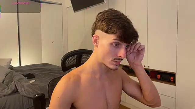 vitoraugustoxxx online show from 03-03-26, 08:27