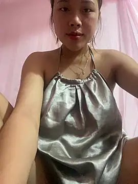Emxinhka1 online show from 05-06-26, 04:38