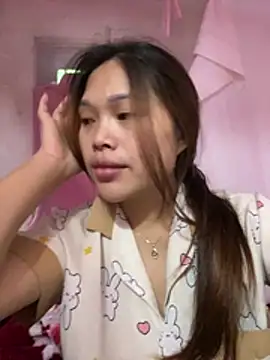 Emxinhka1 online show from 05-14-26, 12:07