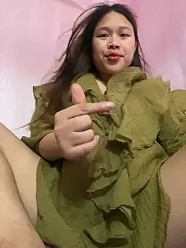 Emxinhka1 online show from 04-17-26, 12:19