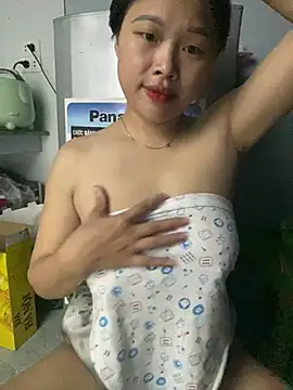 Snapshot of Emxinhka1 chatting on 08-04-26, 10:47 Emxinhka1 online show from 08-04-26, 10:47