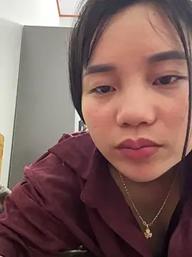 Snapshot of _Lylyy chatting on 03-24-26, 05:29 Lylyy online show from 03-24-26, 05:29