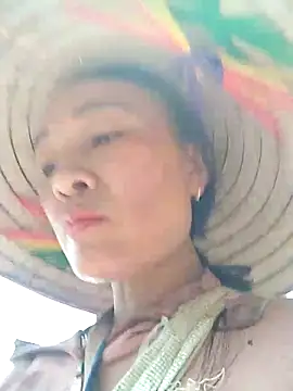 Snapshot of Neoone_1 chatting on 05-15-26, 01:14 Neoone 1 online show from 05-15-26, 01:14