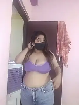 Snapshot of Aliya_Hott chatting on 05-17-26, 05:40 Aliya Hott online show from 05-17-26, 05:40