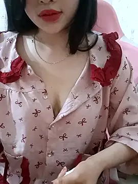 Snapshot of Moe-moex chatting on 03-08-26, 10:29 Moe-moex online show from 03-08-26, 10:29