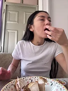 Bonny Eva online show from 04-12-26, 07:50