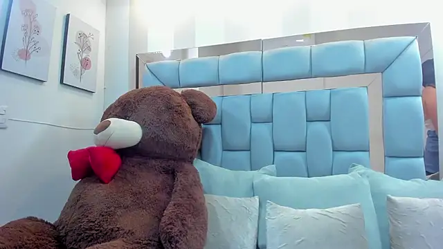 crystalstonee online show from 02-14-26, 07:58