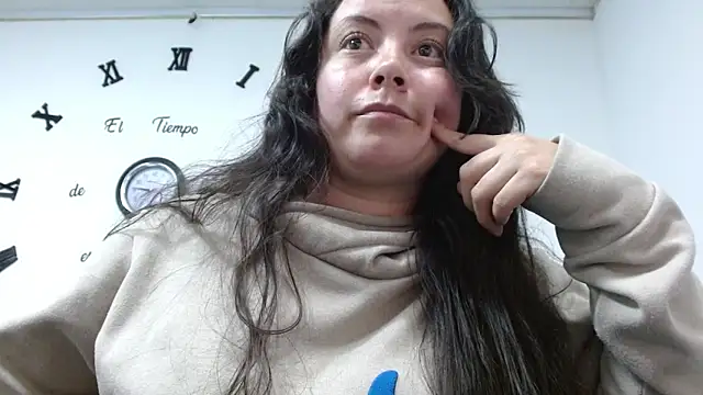 ElaMurray02 online show from 02-13-26, 03:45