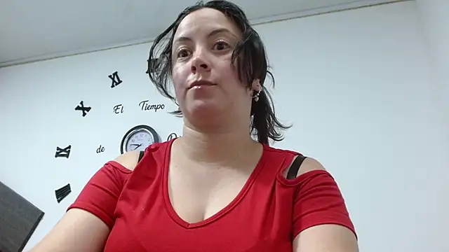 ElaMurray02 online show from 02-10-26, 04:28