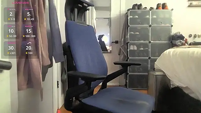 Snapshot of jomanf_slut chatting on 02-17-26, 10:12 jomanf slut online show from 02-17-26, 10:12