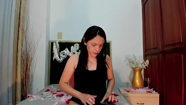 Snapshot of AnnaBroooks chatting on 02-15-26, 02:05 AnnaBroooks online show from 02-15-26, 02:05