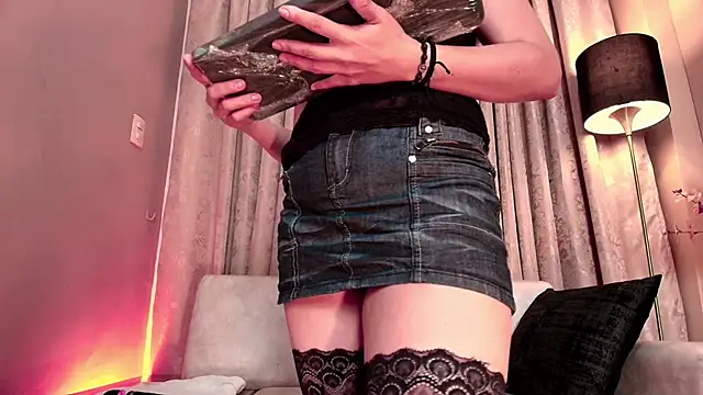 AnnaBroooks online show from 04-09-26, 12:01