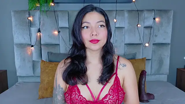 Snapshot of AnnieRouse__ chatting on 07-18-26, 12:25 AnnieRouse online show from 07-18-26, 12:25