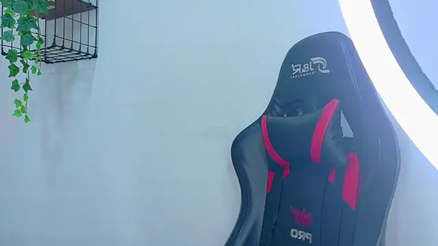 Snapshot of AnnieRouse__ chatting on 02-05-26, 11:50 AnnieRouse online show from 02-05-26, 11:50