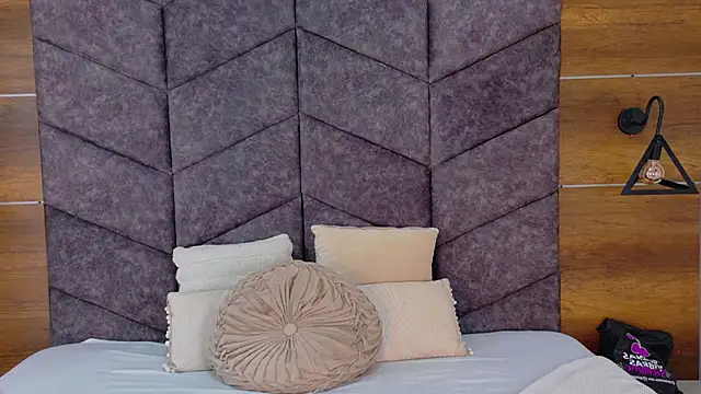 AnnieRouse   online show from 04-04-26, 11:39