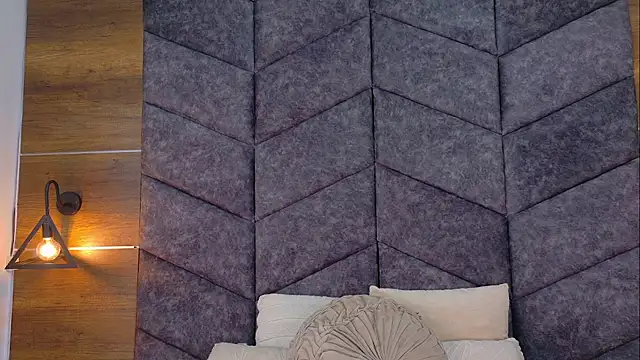 AnnieRouse   online show from 04-09-26, 11:38