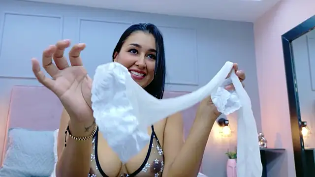 Snapshot of Busty_Zay chatting on 02-05-26, 06:48 Busty Zay online show from 02-05-26, 06:48