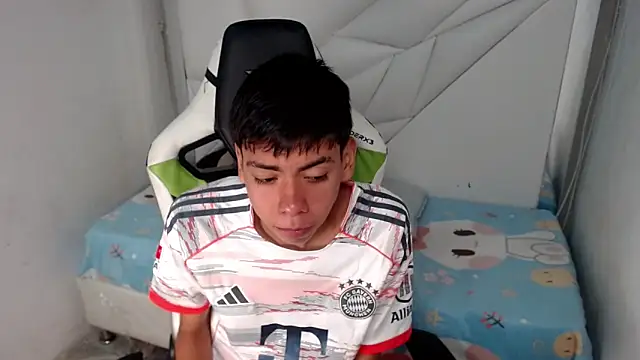 Liarr  online show from 02-22-26, 07:59