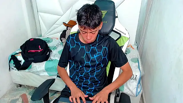 Liarr  online show from 03-14-26, 08:04