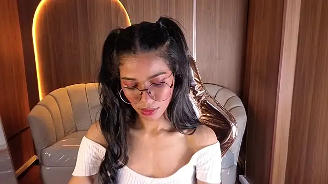 Snapshot of Alina_b_ chatting on 03-02-26, 09:33 Alina b online show from 03-02-26, 09:33