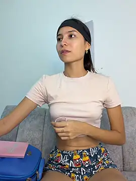 Snapshot of velvetluna_ chatting on 04-30-26, 02:24 velvetluna online show from 04-30-26, 02:24