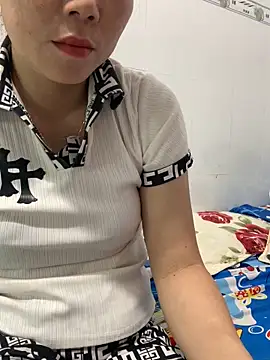 Snapshot of Baby-lovely69 chatting on 04-14-26, 03:00 Baby-lovely69 online show from 04-14-26, 03:00