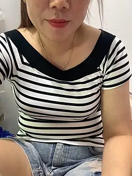 Snapshot of Baby-lovely69 chatting on 02-05-26, 03:24 Baby-lovely69 online show from 02-05-26, 03:24