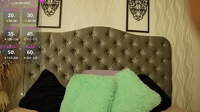 Snapshot of katt_eyes_ chatting on 02-28-26, 01:22 katt eyes online show from 02-28-26, 01:22