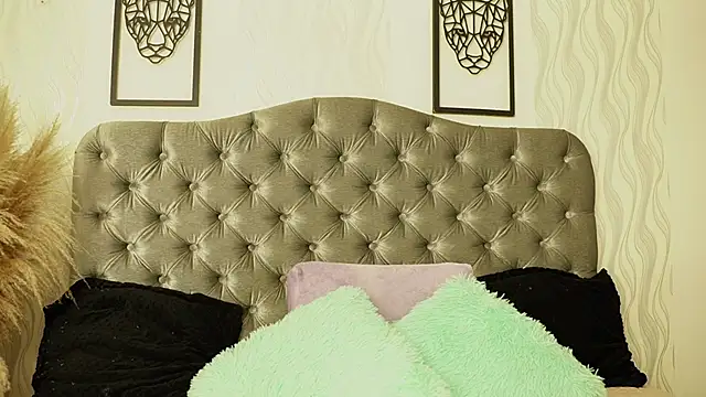 katt eyes  online show from 03-31-26, 01:13