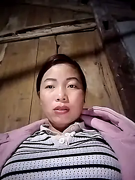 Snapshot of Ella-aa chatting on 02-15-26, 10:30 Ella-aa online show from 02-15-26, 10:30