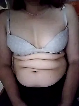 Ella-aa online show from 04-12-26, 09:18