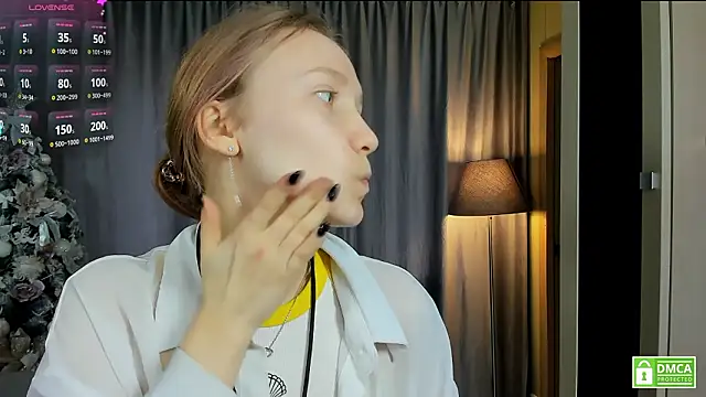 Cutie Ellis online show from 03-15-26, 10:22