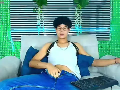 ThiiagoSaeenz online show from 03-21-26, 02:10