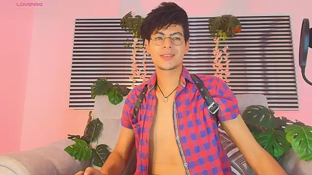 Snapshot of ThiiagoSaeenz chatting on 05-28-26, 05:48 ThiiagoSaeenz online show from 05-28-26, 05:48