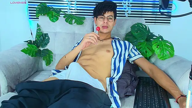 Snapshot of ThiiagoSaeenz chatting on 05-23-26, 05:34 ThiiagoSaeenz online show from 05-23-26, 05:34