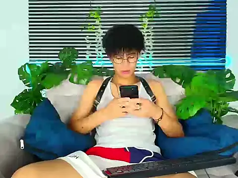 ThiiagoSaeenz online show from 03-05-26, 04:03