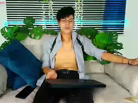 ThiiagoSaeenz online show from 03-04-26, 03:42