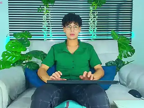 ThiiagoSaeenz online show from 04-13-26, 03:38