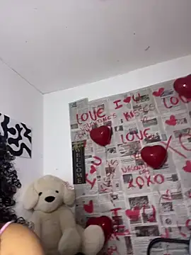 Snapshot of Nia13 chatting on 02-15-26, 06:36 Nia13 online show from 02-15-26, 06:36