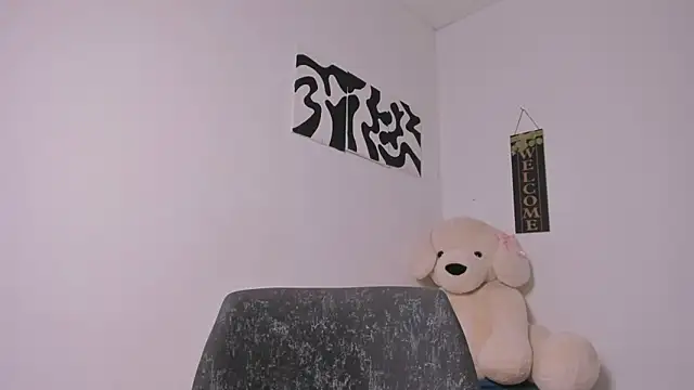 Nia13 online show from 03-31-26, 01:07