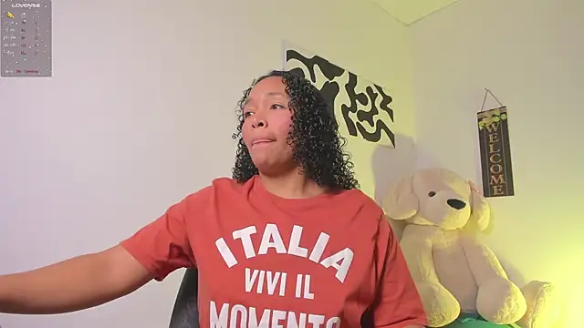 Snapshot of Nia13 chatting on 02-09-26, 05:27 Nia13 online show from 02-09-26, 05:27