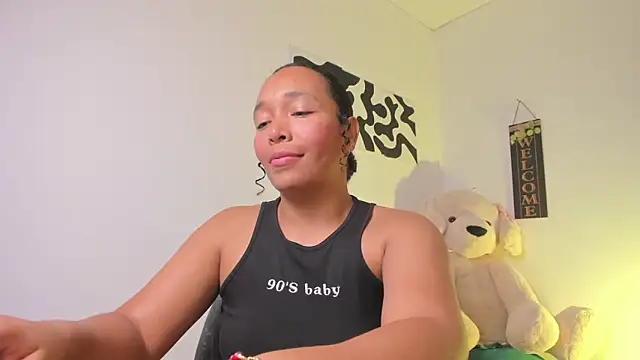 Snapshot of Nia13 chatting on 02-25-26, 06:35 Nia13 online show from 02-25-26, 06:35