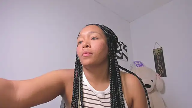 Nia13 online show from 03-28-26, 06:47