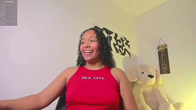 Snapshot of Nia13 chatting on 02-11-26, 05:51 Nia13 online show from 02-11-26, 05:51