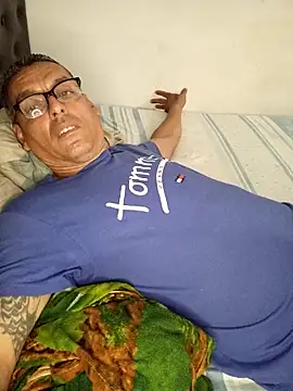 Carlos-0425 online show from 05-11-26, 04:36