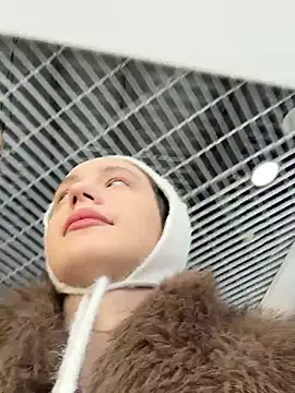 MiaTee online show from 02-13-26, 04:12