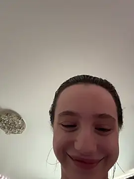 MiaTee online show from 03-05-26, 03:47