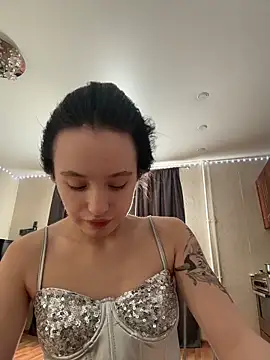 MiaTee online show from 02-04-26, 04:07