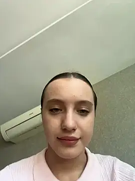 MiaTee online show from 04-11-26, 01:57